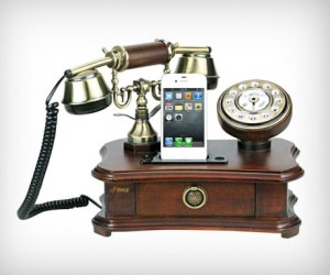 Retro-Telephone-And-Charger-For-Smartphone-Amazon-460x384